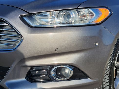 Used 2013 Ford Fusion Titanium w/ Titanium Driver Assist Pkg image 9