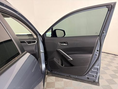 Used 2023 Toyota Corolla Cross XLE w/ Convenience Package image 29