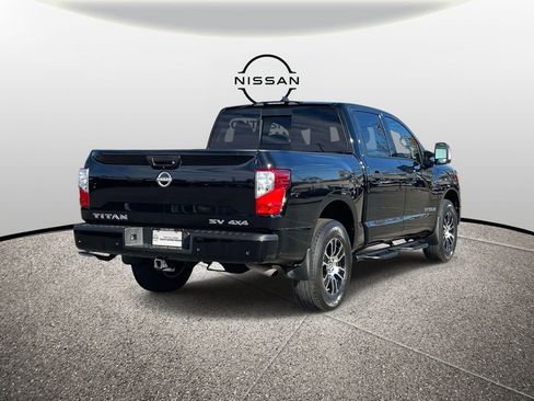 Used 2024 Nissan Titan SV w/ SV Convenience Package image 6