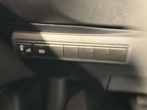 Used 2022 Toyota Corolla LE image 37