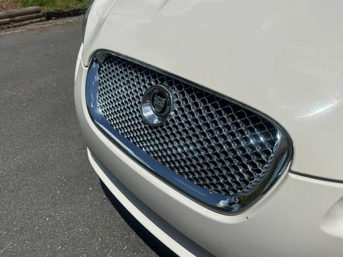 Used 2009 Jaguar XF Luxury RWD image 16