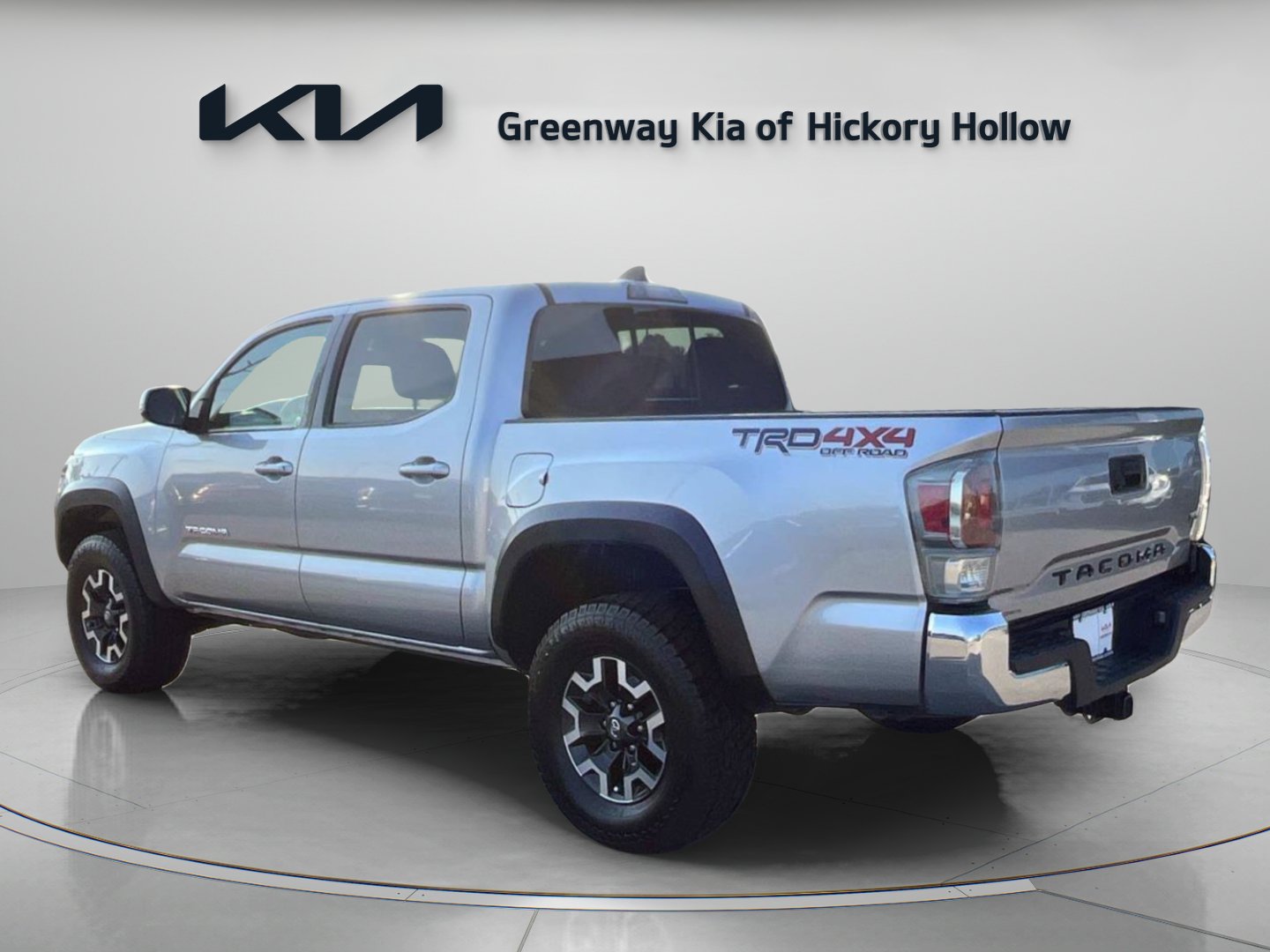 Used 2022 Toyota Tacoma TRD Off-Road AWD/4WD image 4