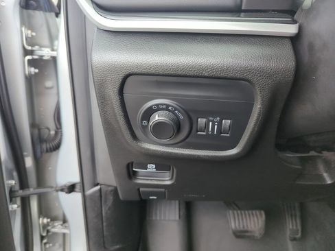 Used 2022 Jeep Grand Cherokee L Laredo w/ Luxury Tech Group I RWD image 20