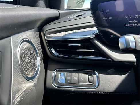 New 2026 Buick Enclave Avenir w/ Super Cruise Package image 18