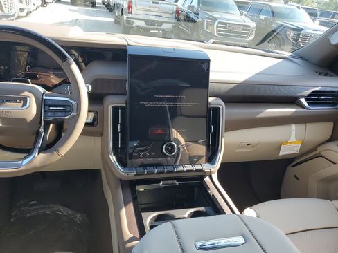New 2026 GMC Yukon Denali w/ Denali Reserve Package AWD/4WD image 14