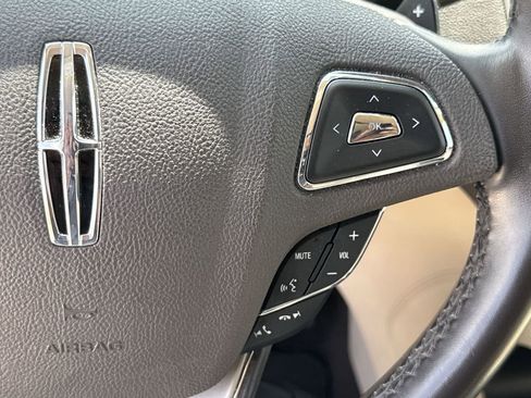 Used 2019 Lincoln MKC Reserve w/ MKC Technology Package FWD image 27