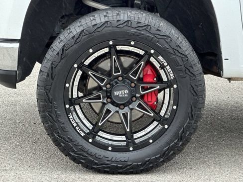 Used 2020 Chevrolet Silverado 1500 LT RWD image 29