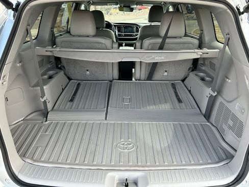 Used 2019 Toyota Highlander Limited image 27