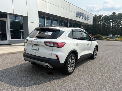 Certified 2022 Ford Escape Titanium w/ Class II Trailer Tow Package AWD/4WD image 3