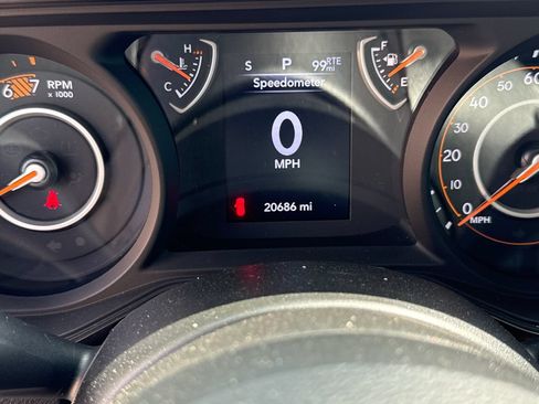 Used 2024 Jeep Wrangler Unlimited Sport AWD/4WD image 16