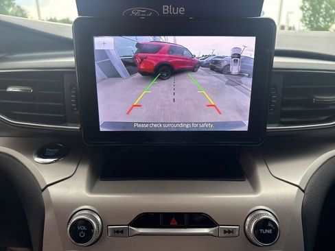 Used 2023 Ford Explorer XLT w/ Equipment Group 202A RWD image 18