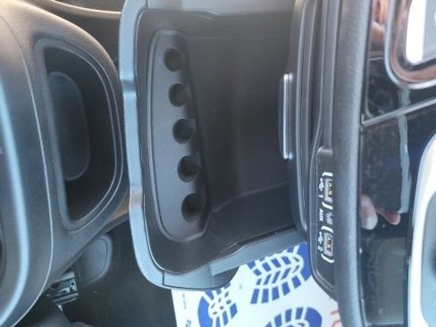 New 2025 Chrysler Pacifica Select image 23