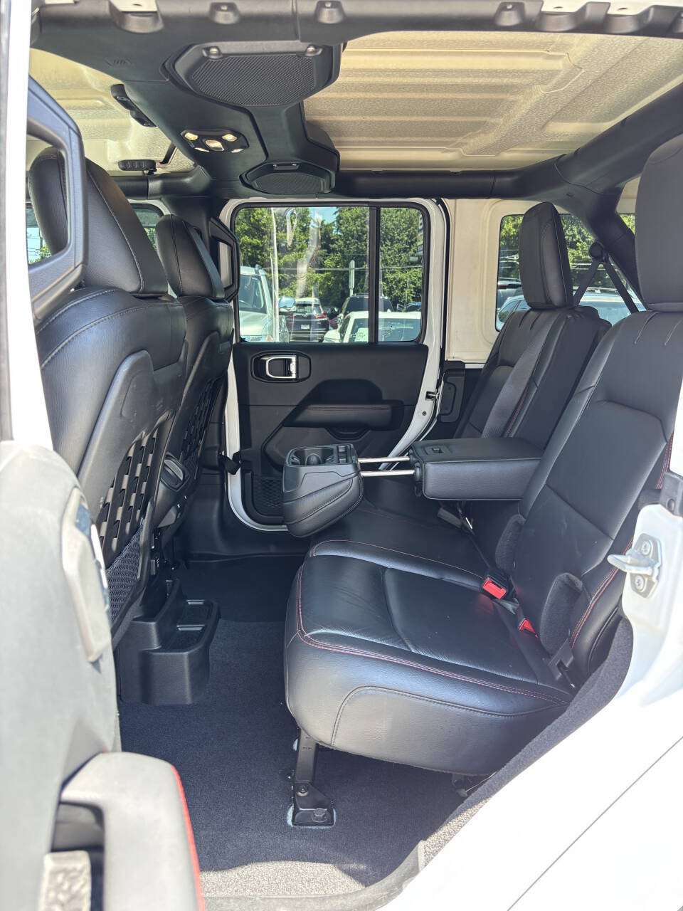 Used 2018 Jeep Wrangler Unlimited Rubicon AWD/4WD image 12