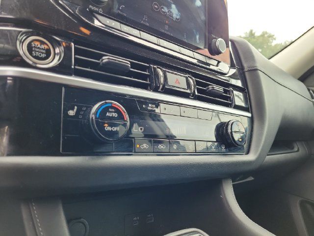 Used 2024 Nissan Pathfinder SV FWD image 30
