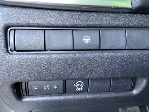 Used 2023 Nissan Rogue SV FWD image 46