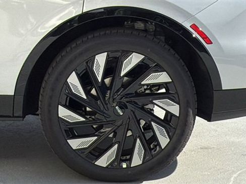 New 2026 Lincoln Nautilus Reserve w/ Jet Appearance Package image 5