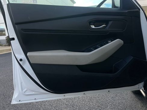 Used 2023 Honda Accord EX image 23