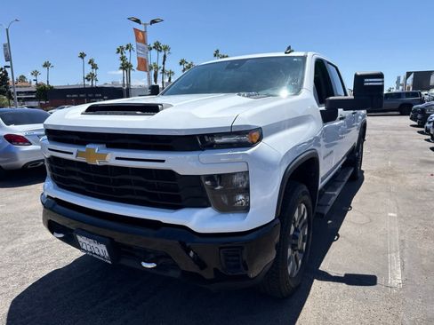 Used 2024 Chevrolet Silverado 2500 Custom w/ Custom Value Package AWD/4WD image 3