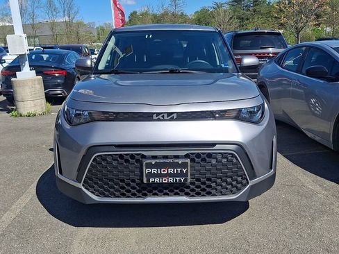 Used 2025 Kia Soul LX w/ LX Technology Package image 4