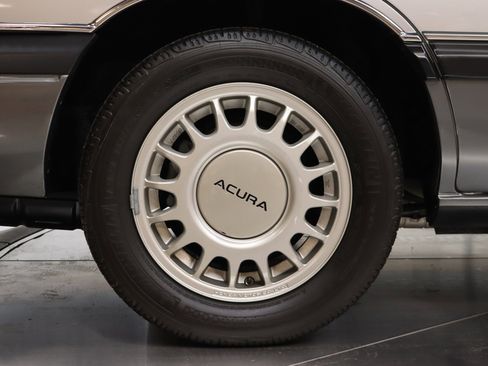Used 1987 Acura Legend L image 36