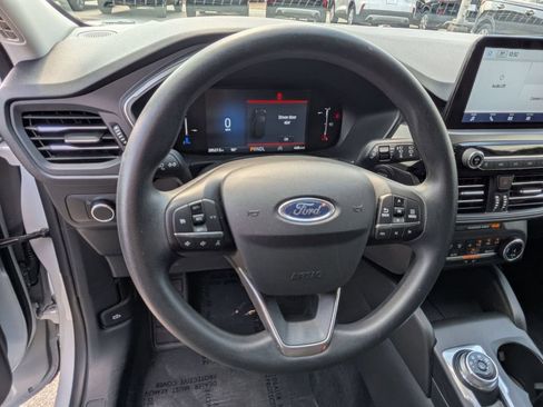 Used 2025 Ford Escape Active AWD/4WD image 21