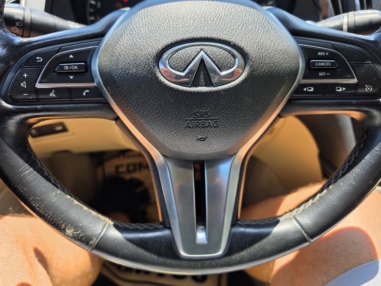 Used 2018 INFINITI Q50 Luxe w/ Essential Package (3.0T Luxe) AWD/4WD image 10