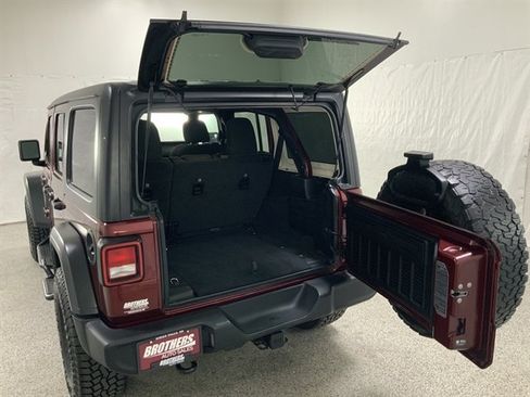 Used 2021 Jeep Wrangler Unlimited Sport image 11