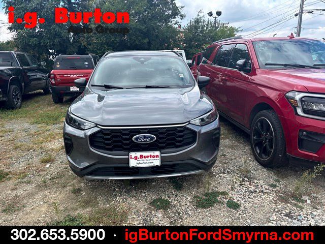 Used 2025 Ford Escape ST-Line FWD image 2