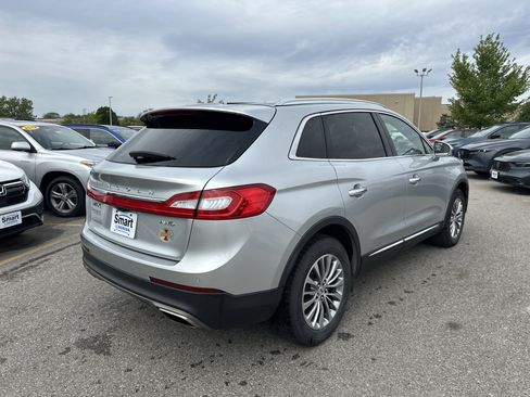 Used 2016 Lincoln MKX Select w/ Select Plus Package AWD/4WD image 4