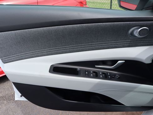 New 2026 Hyundai Elantra Limited FWD image 19