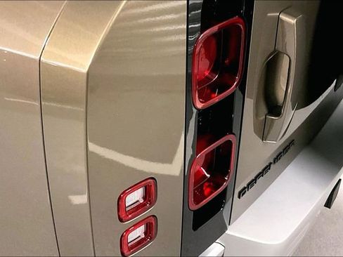 Certified 2025 Land Rover Defender 130 S AWD/4WD image 28
