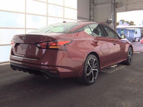 Used 2023 Nissan Altima 2.5 SR FWD image 3
