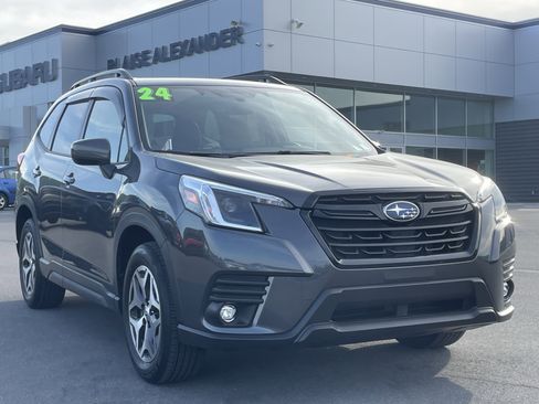 Certified 2024 Subaru Forester Premium AWD/4WD image 1