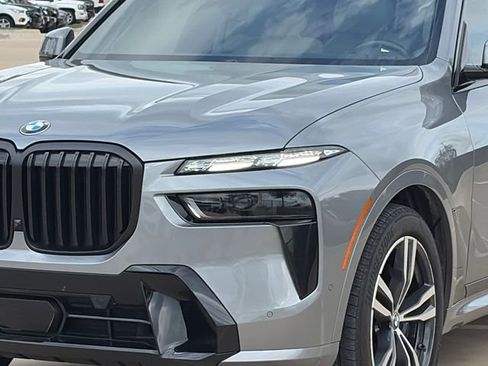 Used 2024 BMW X7 xDrive40i w/ Executive Package image 4