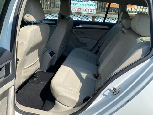 Used 2015 Volkswagen Golf S FWD image 9