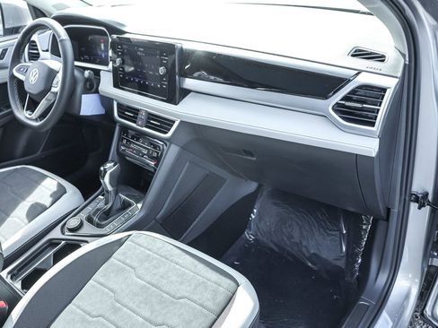 New 2025 Volkswagen Taos SE image 41