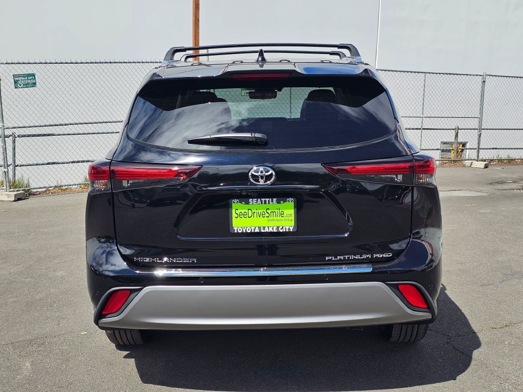 New 2026 Toyota Highlander Platinum AWD/4WD image 6
