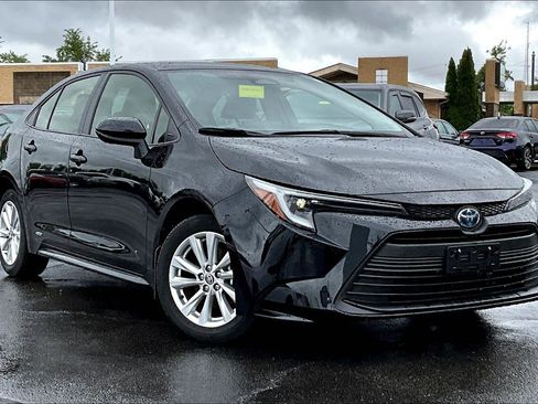 Used 2023 Toyota Corolla LE w/ LE Convenience Package AWD/4WD image 3