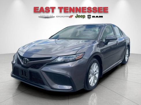 Used 2024 Toyota Camry SE FWD image 7