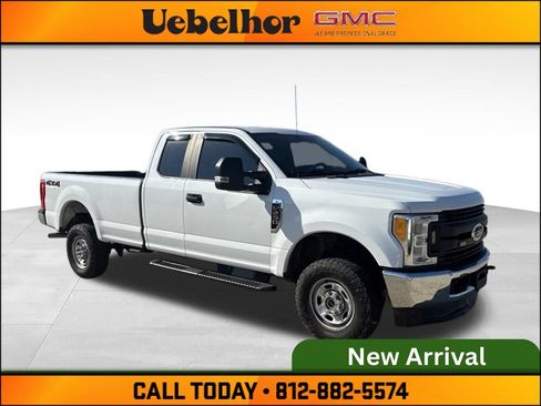 Used 2017 Ford F250 XL w/ Power Equipment Group AWD/4WD image 4