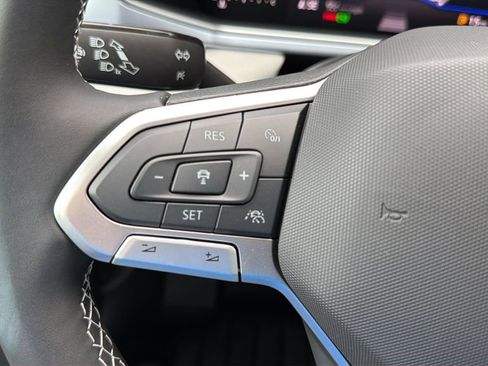 New 2026 Volkswagen Taos SE FWD image 21