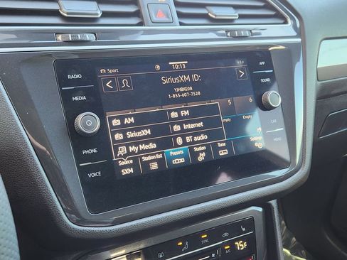 Used 2024 Volkswagen Tiguan SE R-Line image 7