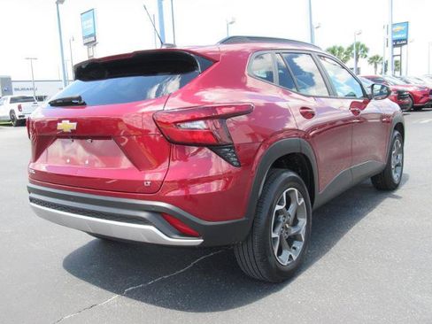 Used 2025 Chevrolet Trax LT w/ Driver Confidence Package FWD image 5