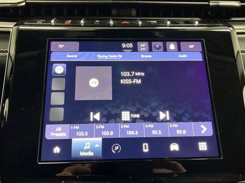 Used 2023 Jeep Grand Cherokee L Laredo image 14