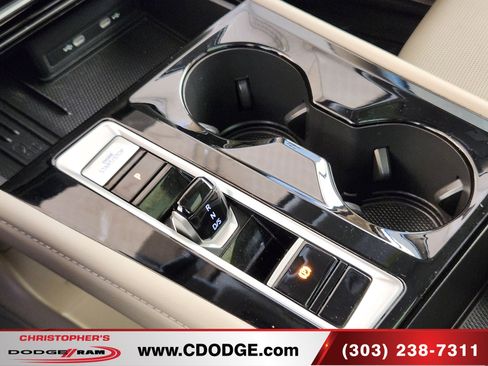 Used 2025 Volkswagen Atlas SEL Premium R-Line AWD/4WD image 13