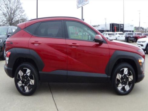 Used 2025 Hyundai Kona SEL image 5