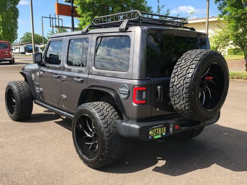 Used 2020 Jeep Wrangler Unlimited Sahara w/ Uconnect 4C Nav & Sound Group AWD/4WD image 5