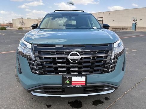 New 2026 Nissan Pathfinder Platinum image 9