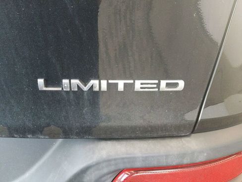 Used 2015 Jeep Cherokee Limited w/ Trailer Tow Group AWD/4WD image 9