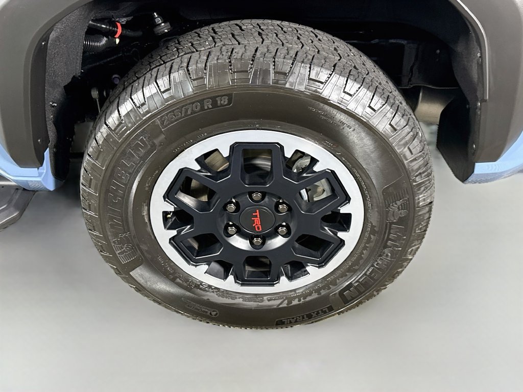 Certified 2025 Toyota 4Runner TRD Off-Road Premium AWD/4WD image 35